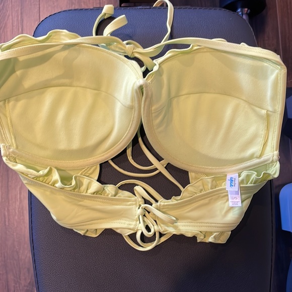 La Vie En Rose bikini super cute! Top Large, bottoms XS - Picture 3 of 5